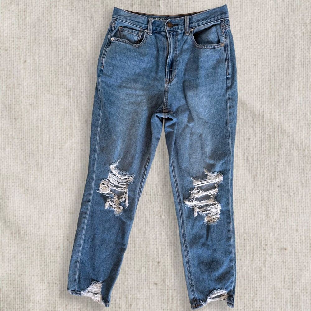 American Eagle Mom Jeans Size 6 Medium Blue Wash Distressed High Rise EUC